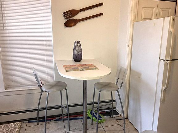 5th image of 7 Skillman Ave #202