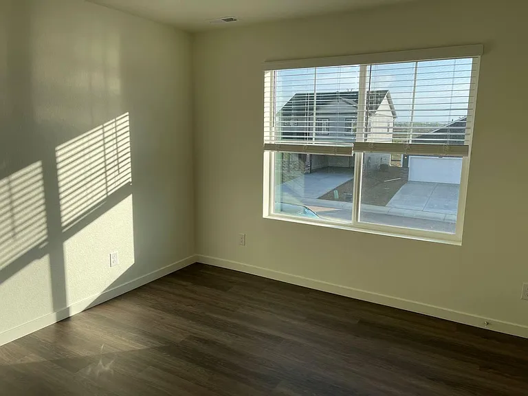 6045 Holstein Dr — Photo 34