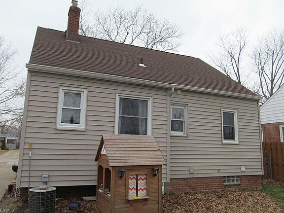 3rd image of 275 E 324th St