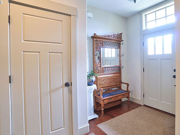 2nd image of 3923 SE Glen Meadows Way