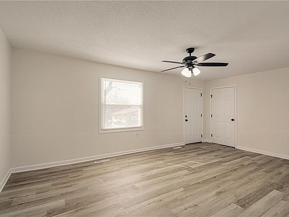 4th image of 231 Springdale Ave