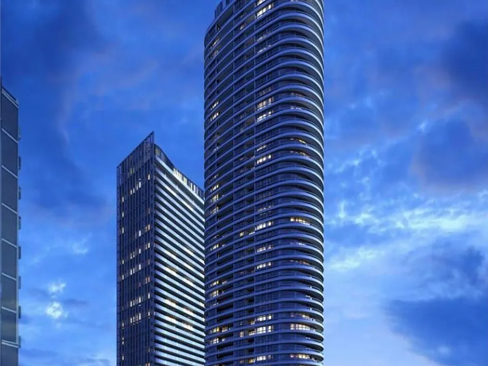 585 Bloor St E #3818