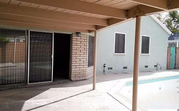 4th image of 2609 N Buena Vista St