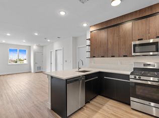 533 61st St #403, West New York, NJ 07093