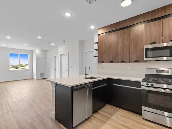 533 61st Street image 1 of 14