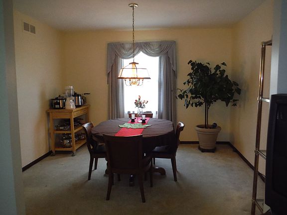 5th image of 9456 Lake Crest Dr
