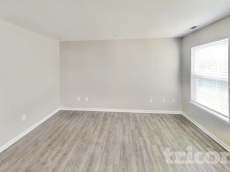 10213 Blue Sky Dr — Photo 2
