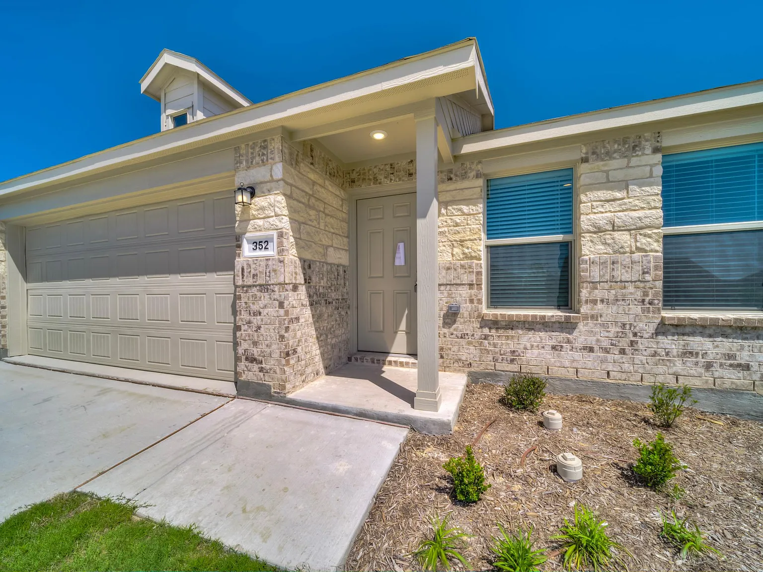 3 bed, 1493 sqft, $2,149 — Photo 4