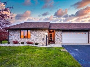 6 La Plas Dr, Findlay, OH 45840