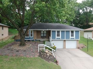 5506 NW Seminole Dr, Parkville, MO 64152
