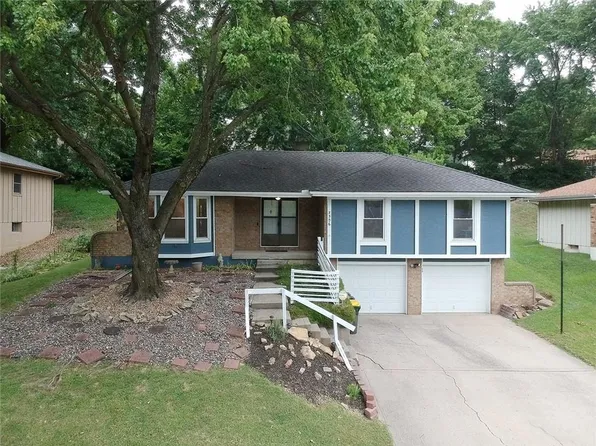 5506 NW Seminole Dr, Parkville, MO 64152