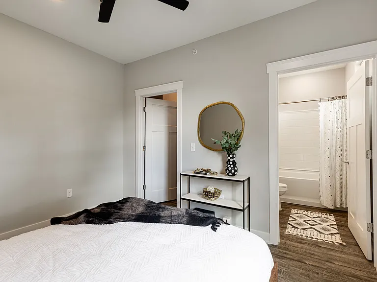 Oakbrook Townhomes — Photo 14