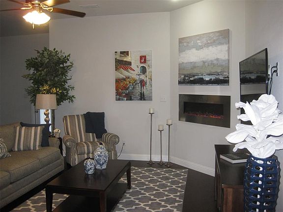 3rd image of 4715 Bering Dr