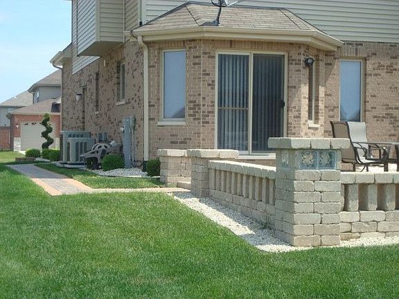 5th image of 21138 Vivienne Dr