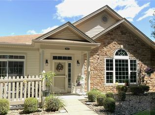 264 Stonegate Blvd, Hermitage, PA 16148