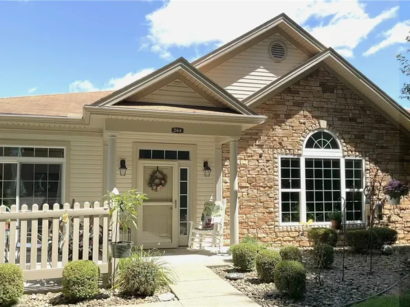 264 Stonegate Blvd, Hermitage, PA 16148
