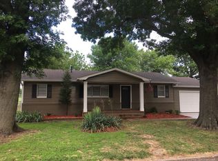 319 S Gray Pl, Chouteau, OK 74337