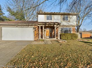 5306 Pheasant Run Rd, Clarkston, MI 48346