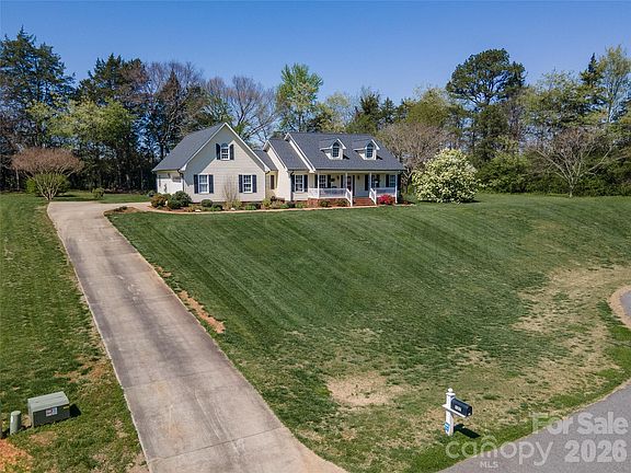 3rd image of 127 Millbranch Ln