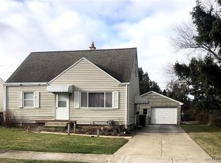 32 Nardin Dr, Depew, NY 14043