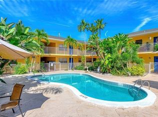 4290 Gulfstream Dr #5-1, Naples, FL 34112