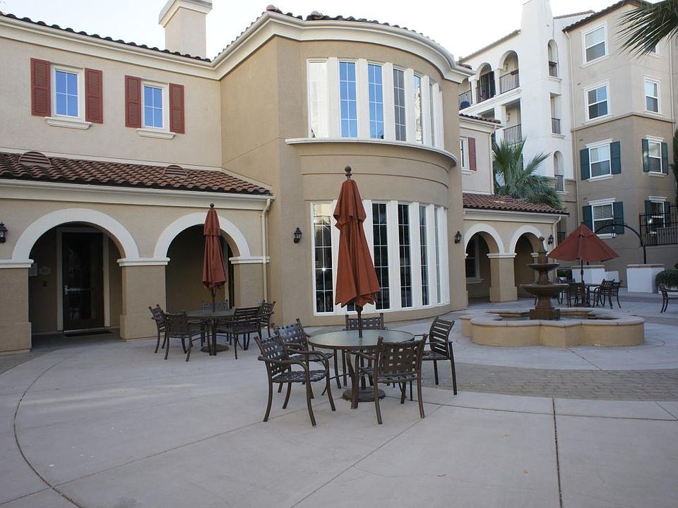 Wonderful community clubhouse available to reserve for large gatherings and parties