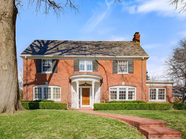 800 W 68th Ter, Kansas City, MO 64113