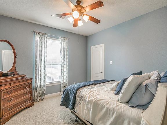 4th image of 17507 Ohio Canal Ct