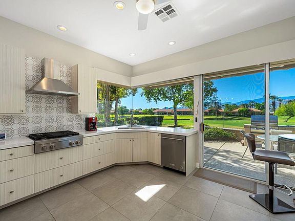 4th image of 39 La Costa Dr