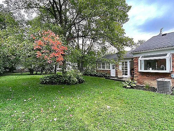16249 Elizabeth St — Photo 5