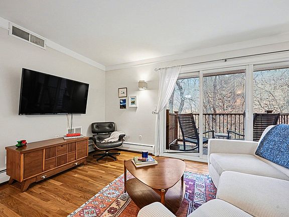 5th image of 1245 Island Dr APT 202