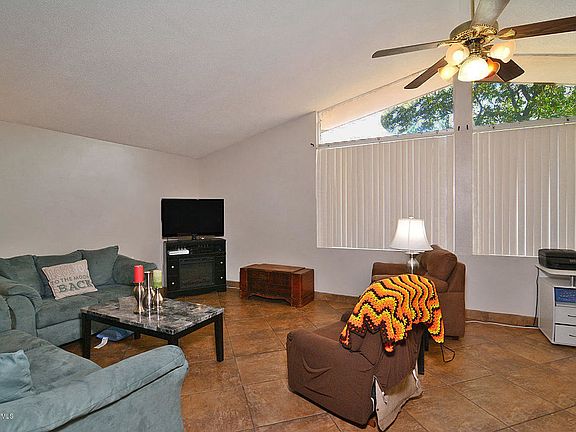 5th image of 870 Lees Dr