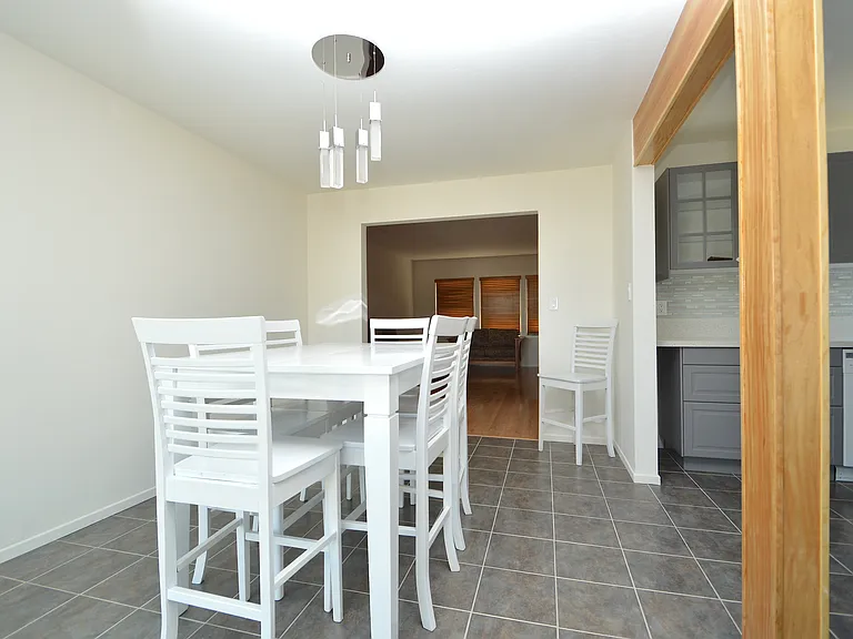 1918B Carmelina Dr — Photo 3
