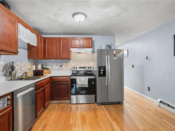 569 Smithfield Rd APT 23, North Providence, RI 02904