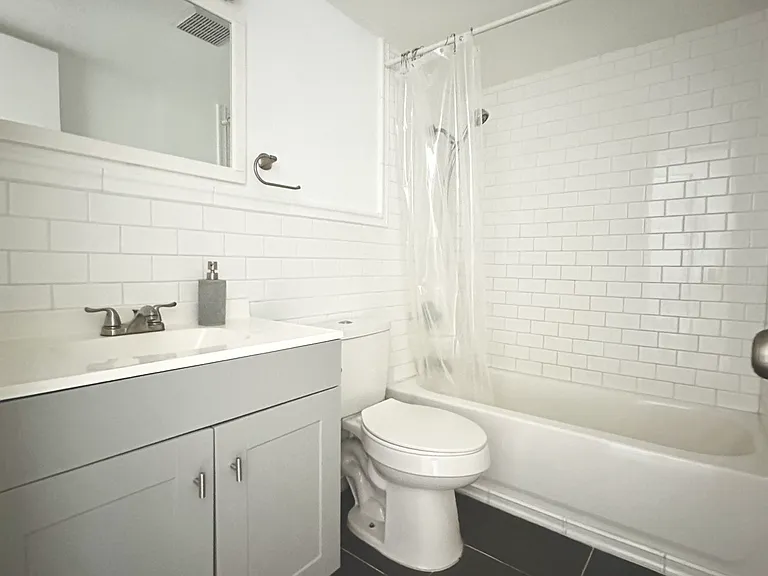 4611 W North B St #216 — Photo 17