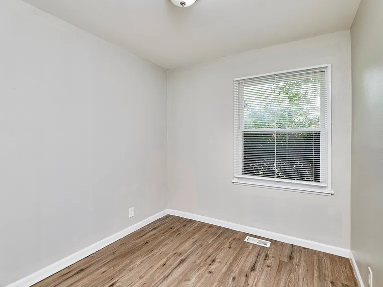 1658 Kappel Dr — Photo 17