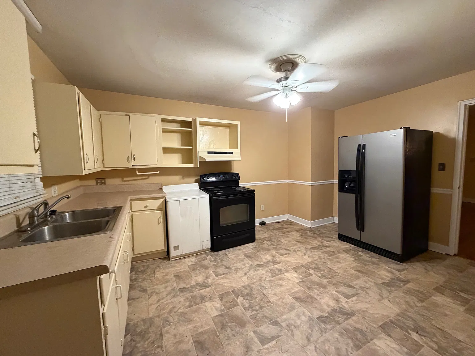 2 bed, 900 sqft, $925 — Photo 4