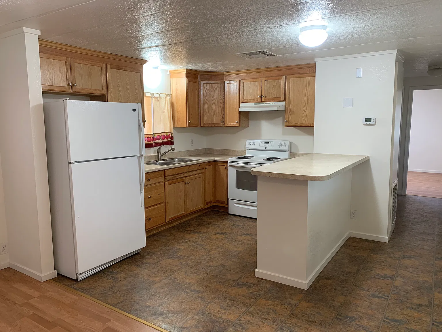 2 bed, 1.5 bath, 1100 sqft, $1,625 — Photo 2