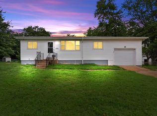 3809 Long Dr, Saint Ann, MO 63074