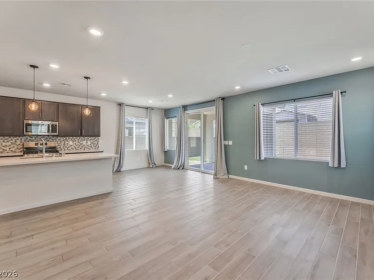 6735 High Quest St — Photo 7