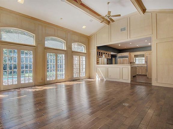 3rd image of 3401 Woodhaven Ct
