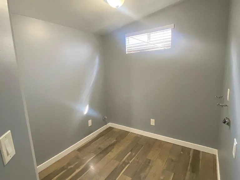 637 Linden Ave #1/2 — Photo 4