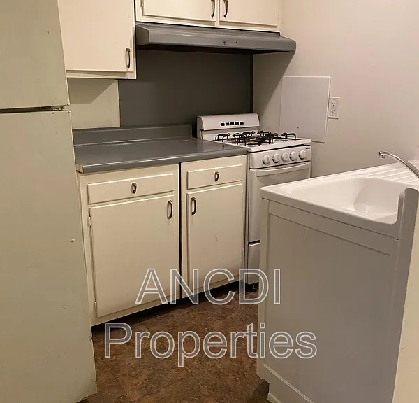 90-92 High St #3 — Photo 3