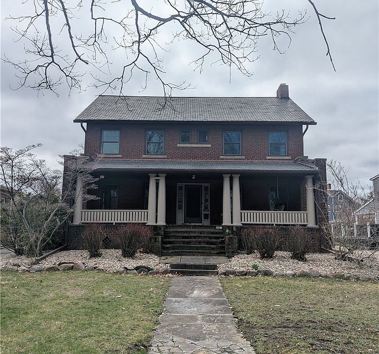 1st image of 13971 Lake Ave
