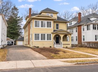 9 Bretton Rd FLOOR 3, West Hartford, CT 06119