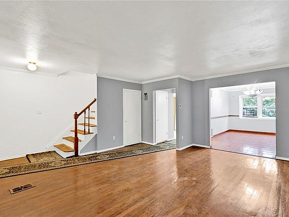 4th image of 615 E 57th St