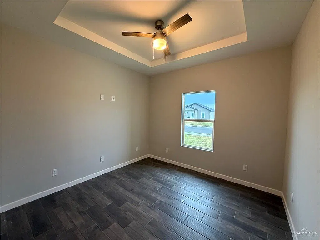 4 bed, 2.0 bath, 1293 sqft, $1,800 — Photo 4