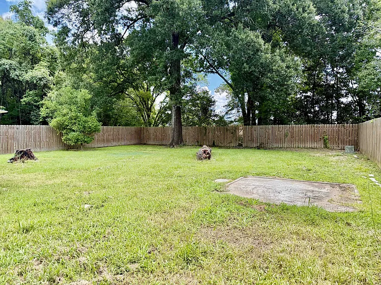 2056 Vickers Dr — Photo 11
