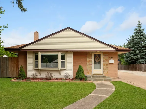 8536 W Carol St, Niles, IL 60714