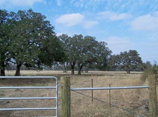 1270 Fox Rd, Goliad, TX 77963